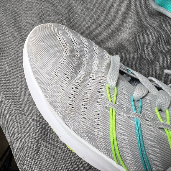 Nike “Free” TR6 in Gray with Neon Details Size 6.5 - Picture 12 of 15